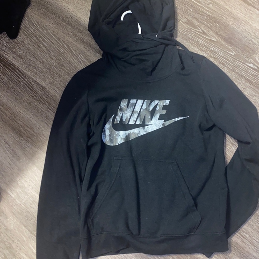 Nike women’s sweatshirt